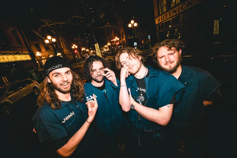 Photo by Pounding The Nail